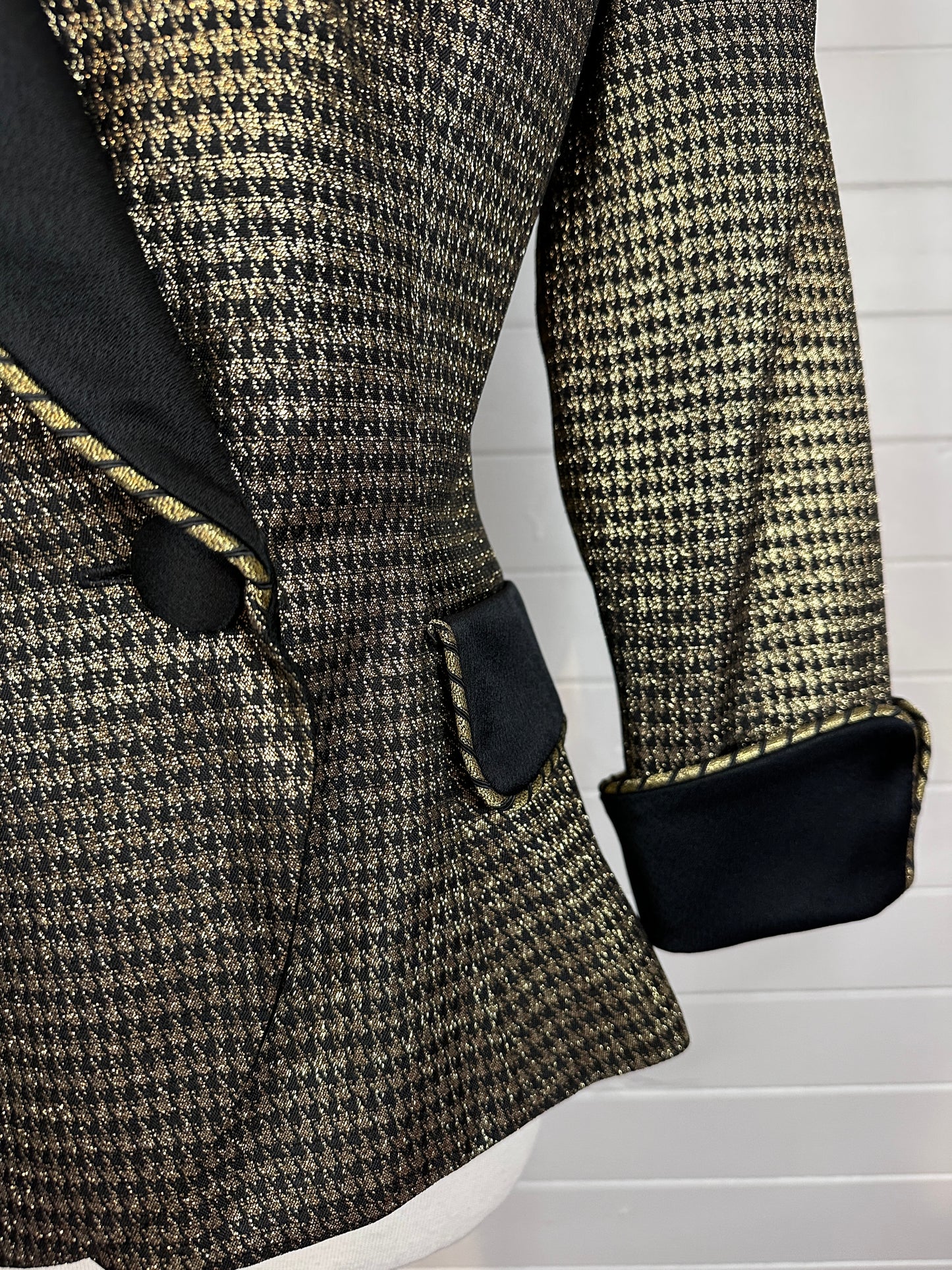 1980's Daymor Couture Tailored Metallic Gold and Black Herringbone Tuxedo/Smoking Jacket with Shawl Collar (10)