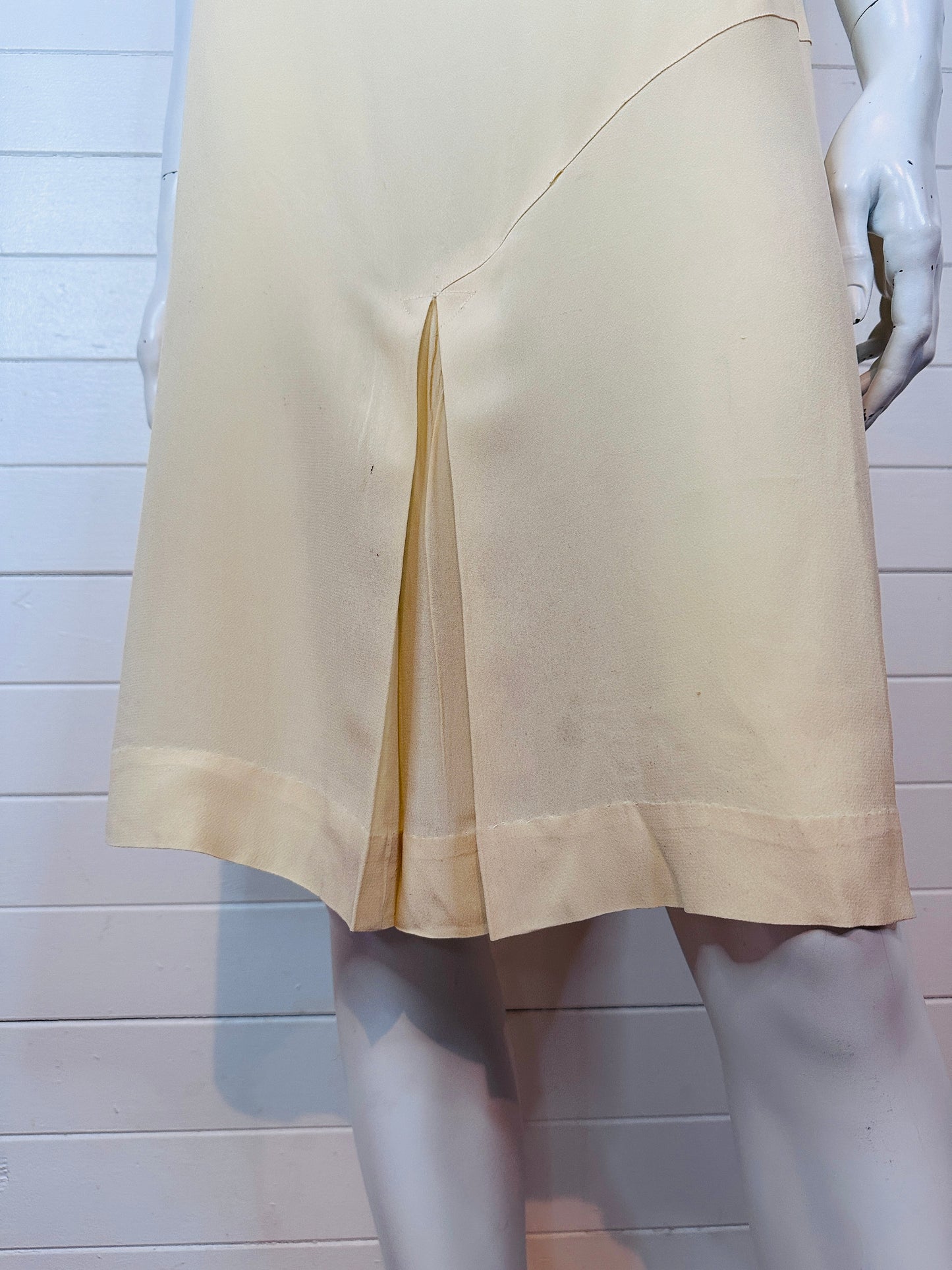 1930's Cream Crépe Silk Day Dress (S)