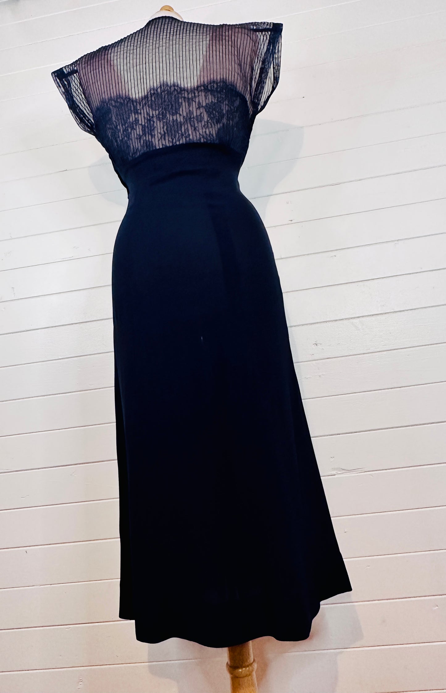 Early 1950's Frenchshire New Look Navy Crépe and Lace Cocktail Dress (M)