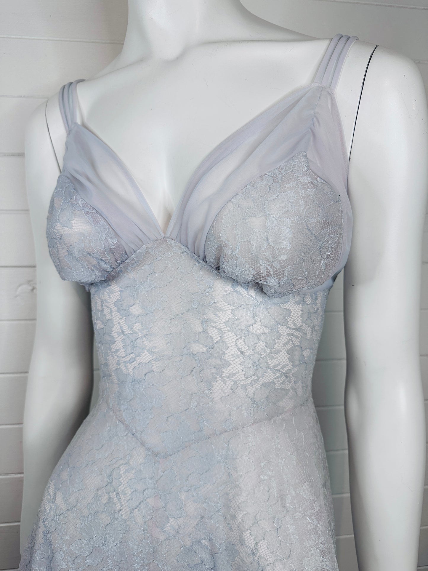 1950's Roger's Runproof Old Hollywood Lilac Sheer Lace Nightgown (M)